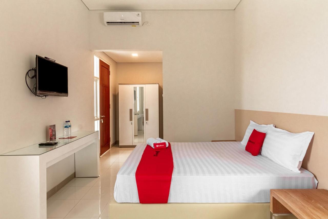 Reddoorz Syariah @ Kebraon Hotel Surabaya Exterior photo